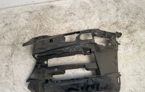 BMW 5 G30 G31 Front bumper mounting bracket 8064967