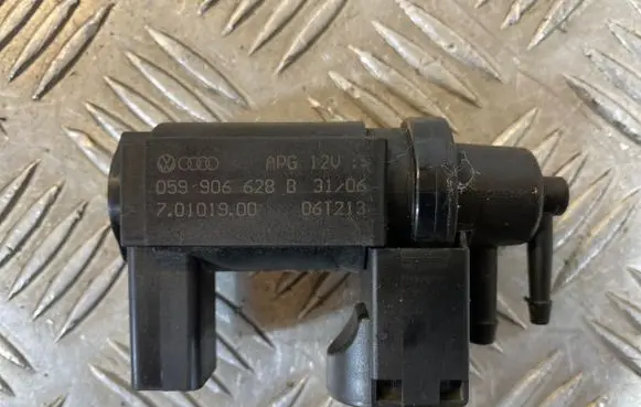 Audi A4 S4 B7 8E 8H Turbo solenoid valve 059906628B 70101900 06T213