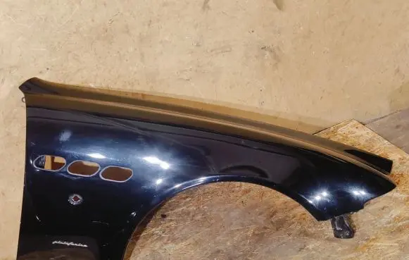 Maserati Quattroporte Fender