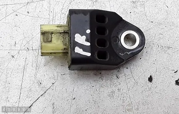 Subaru Forester SH Fuel cut-off switch 98231aj000