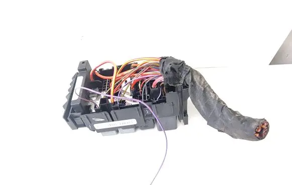 Volkswagen Jetta VI Fuse module 5C0937819A