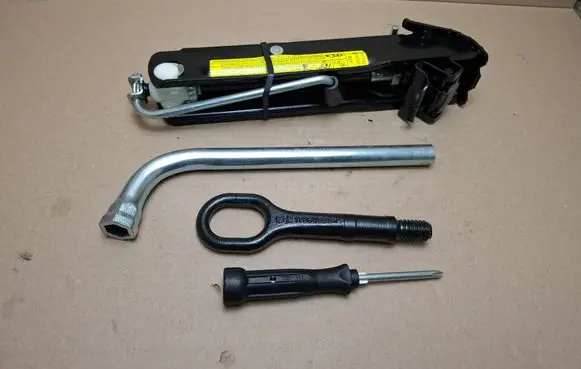 Volkswagen PASSAT B7 Lift Jack 3C0011031B