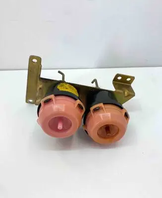 Engine mount vacuum valve