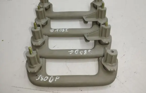 Toyota Corolla Verso AR10 A set of handles for the ceiling 