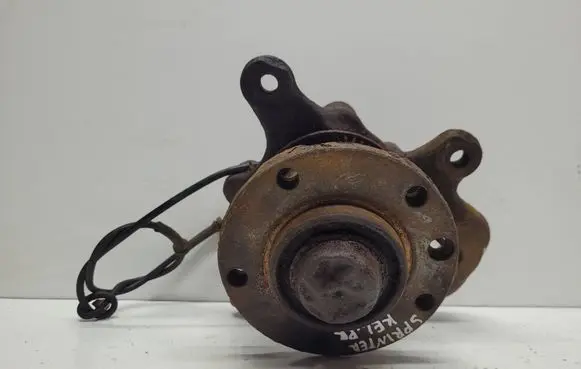Front wheel hub