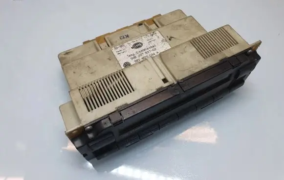 Volkswagen PASSAT B5 Climate control unit 5HB00761702 3B1907044A