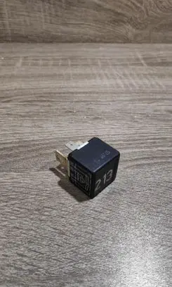 Audi A4 S4 B5 8D Other relay 443951253J 899511000 213