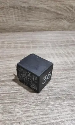 Volkswagen Golf IV Other relay 3A0951307 3SB00488504