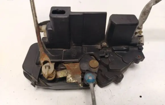 KIA Carens I Rear door lock J1J2J3