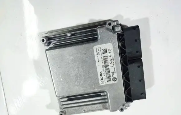 BMW 1 E81 E87 Engine control unit/module 0281016106 8506434-01