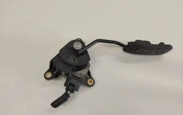 Nissan Note (E11) Accelerator throttle pedal 18002AX605