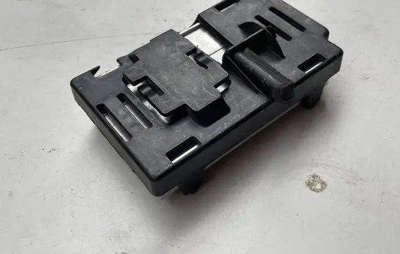 Audi Q4 Sportback e-tron Rear glass lock/latch W229 89500248
