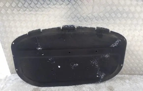 Engine bonnet/hood sound/heat insulation