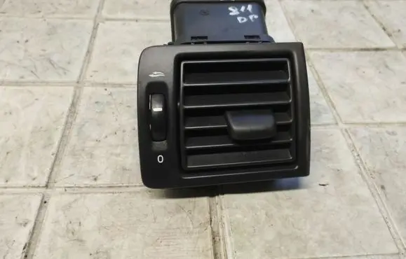 Volvo V50 Dashboard side air vent grill/cover trim 30715099