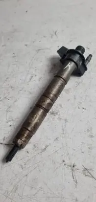 BMW X5 E70 Fuel injector 7805428