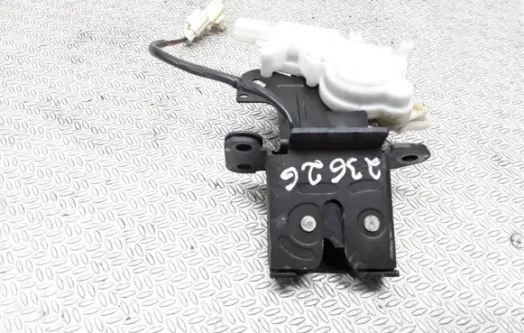 Mazda 3 I Tailgate/trunk/boot lock/catch/latch