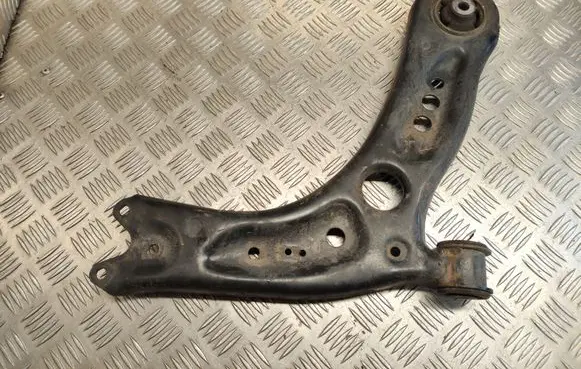 Volkswagen Golf VII Front lower control arm/wishbone 5Q0407152J