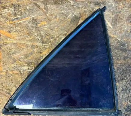 Mercedes-Benz E W124 Rear vent window glass 