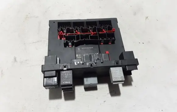 Volkswagen Caddy Comfort/convenience module 1K0937049T