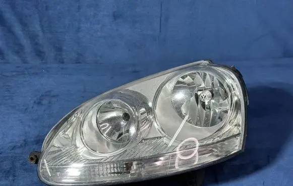 Volkswagen Golf V Headlight/headlamp
