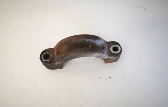 Volvo V70 Engine mounting bracket 