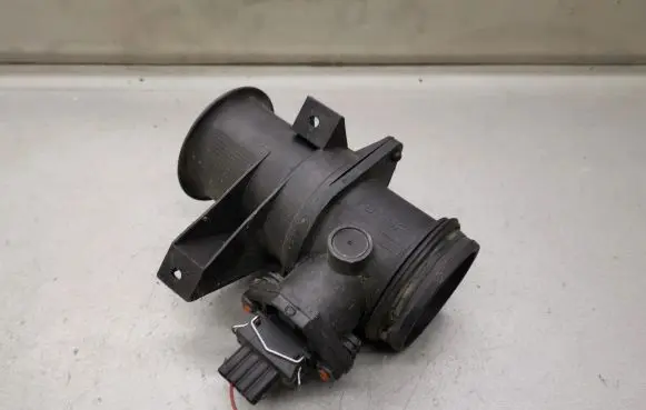Audi A4 S4 B5 8D Mass air flow meter 0280217112 058133471A