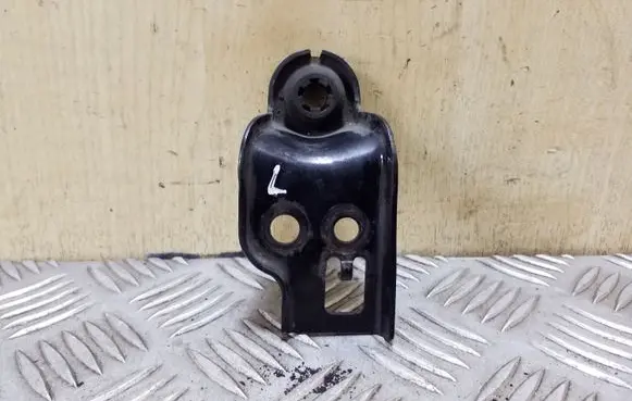 Toyota Avensis T250 Radiator mount bracket