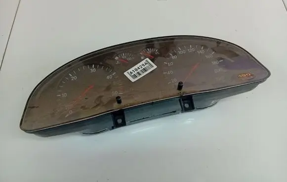 Volkswagen PASSAT B5 Speedometer (instrument cluster) 110008794023