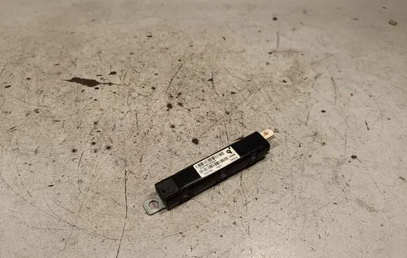 Lancia Thema Aerial antenna amplifier 05064937AA