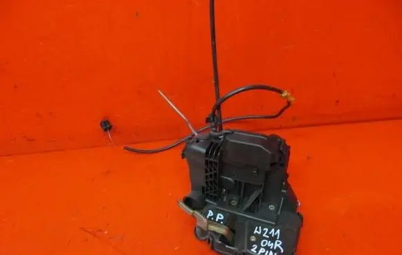 Mercedes-Benz E W211 Front door lock W211ZAMEKDRZWIPP