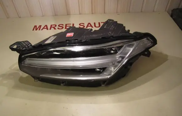 Volvo XC90 Headlight/headlamp 32228688