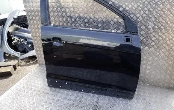 Chevrolet Captiva Front door