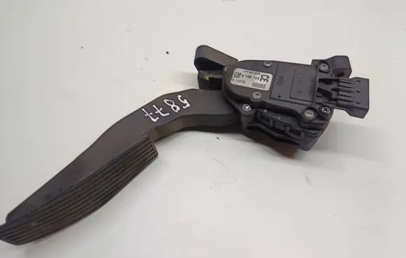 Opel Vectra C Accelerator throttle pedal 9186724 6PV00832200