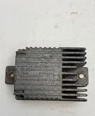 Mercedes-Benz E W210 Coolant fan relay A0275458132 E5001001
