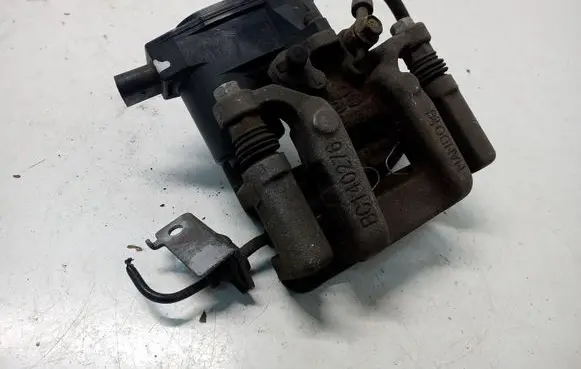 Hyundai Tucson TL Rear brake caliper