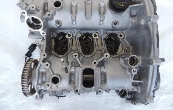 Engine head