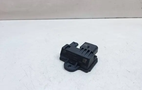BMW 5 F10 F11 Glow plug pre-heat relay 8519472