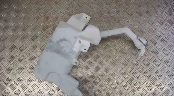 Windshield washer fluid reservoir/tank