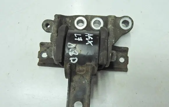 Mitsubishi ASX Engine mounting bracket