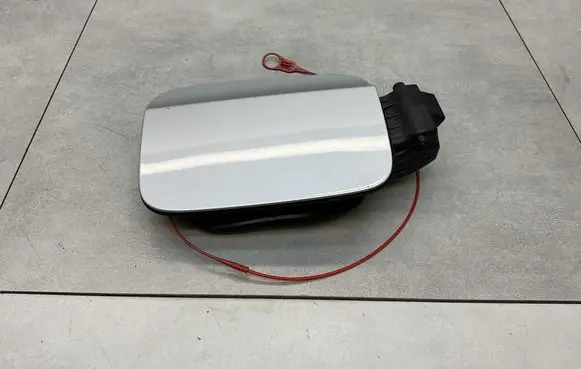 Audi Q3 8U Fuel tank cap 8U0809906