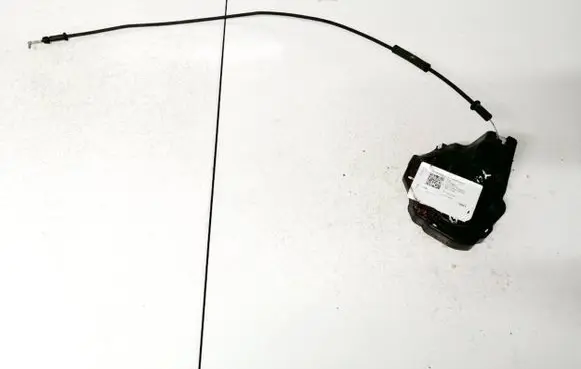 KIA Sorento Front door lock a045777