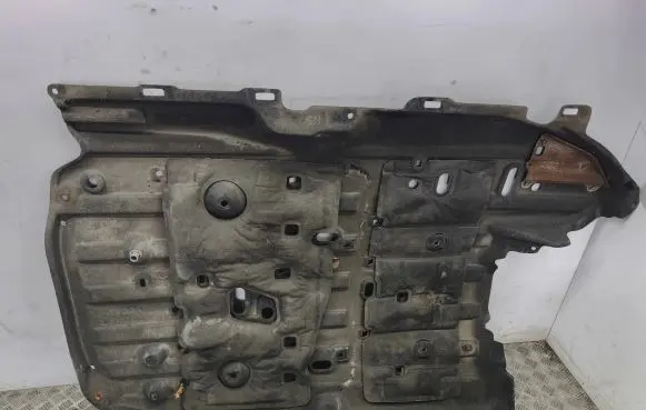 Honda HR-V Center/middle under tray cover 