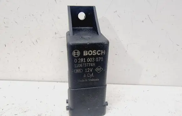 Nissan X-Trail T32 Glow plug pre-heat relay 1106700Q0F