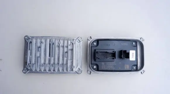 Mercedes-Benz S W223 Voltage converter/converter module A2239006330 A2239028522 21093000166319E