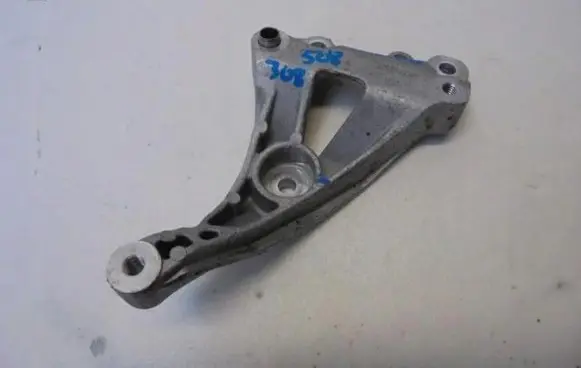 Peugeot 308 A/C compressor mount bracket 96819171