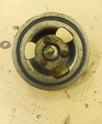 Citroen C4 I Crankshaft pulley v7638551