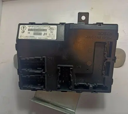 Ford Fiesta Door central lock control unit/module AV1T15K600JH F005V01404 116RA000084
