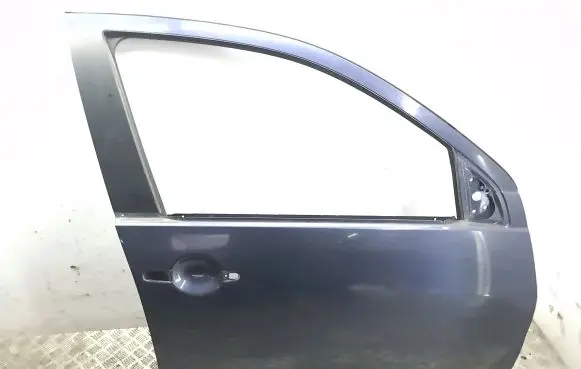 Mitsubishi Outlander Front door