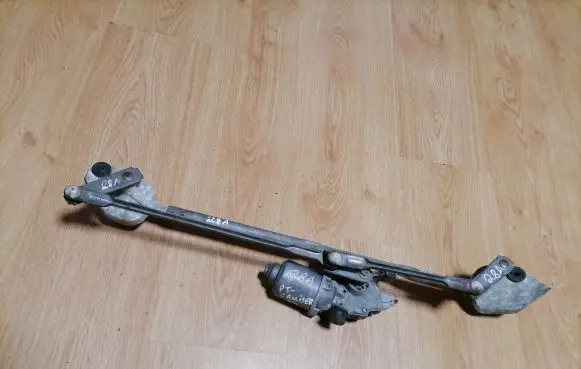 Chrysler PT Cruiser Front wiper linkage and motor 05152034AA AX1590109040 70113