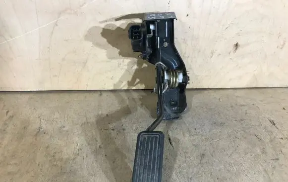 Toyota Corolla Verso E121 Accelerator throttle pedal 8928147010 1983003010